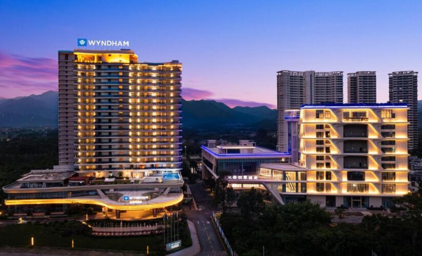 北上旅遊｜惠州親子度假酒店人均$237起！大玩透明懸空無邊泳池、河道漂流、米蘭同款「暴風雨」主題水療溫泉