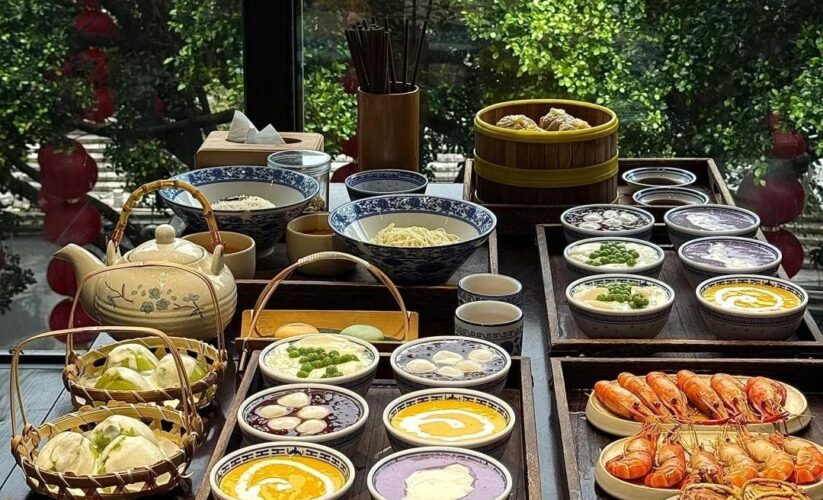 廣州鬧市中，藏著這樣一家靜謐的甜品店，中式庭院氛圍感，詩意美如畫