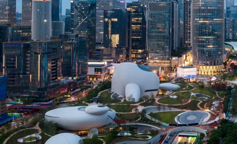 深圳灣文化廣場啟幕！深圳又添世界級文化地標「巨型耳機」，8+新展逛足4小時