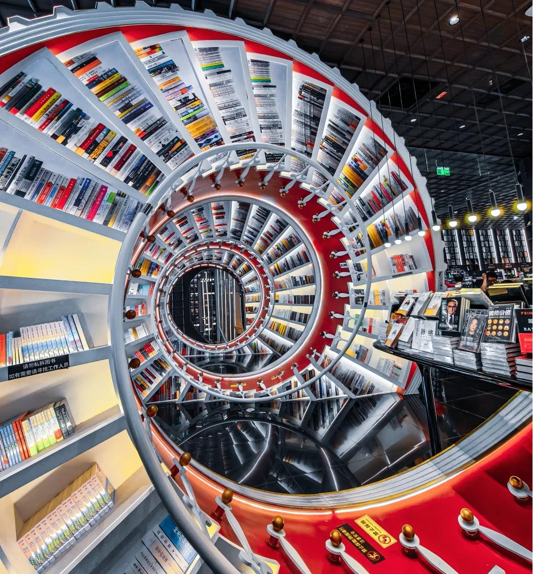 深圳書店顏值天花板！深圳鐘書閣探秘～能讓你瞬間沈浸在知識與藝術交融氛圍的地方