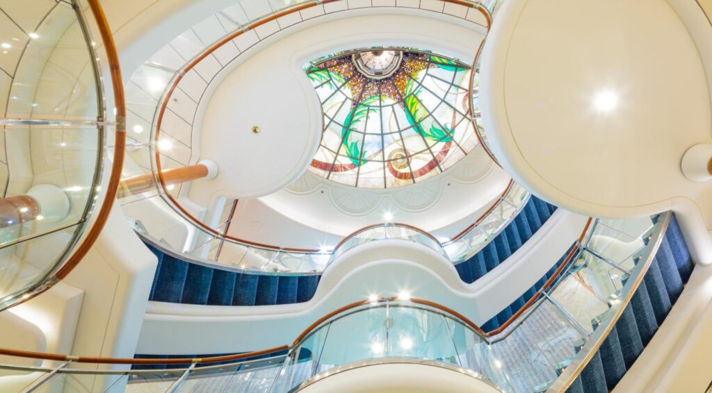 鼓浪嶼號郵輪大堂