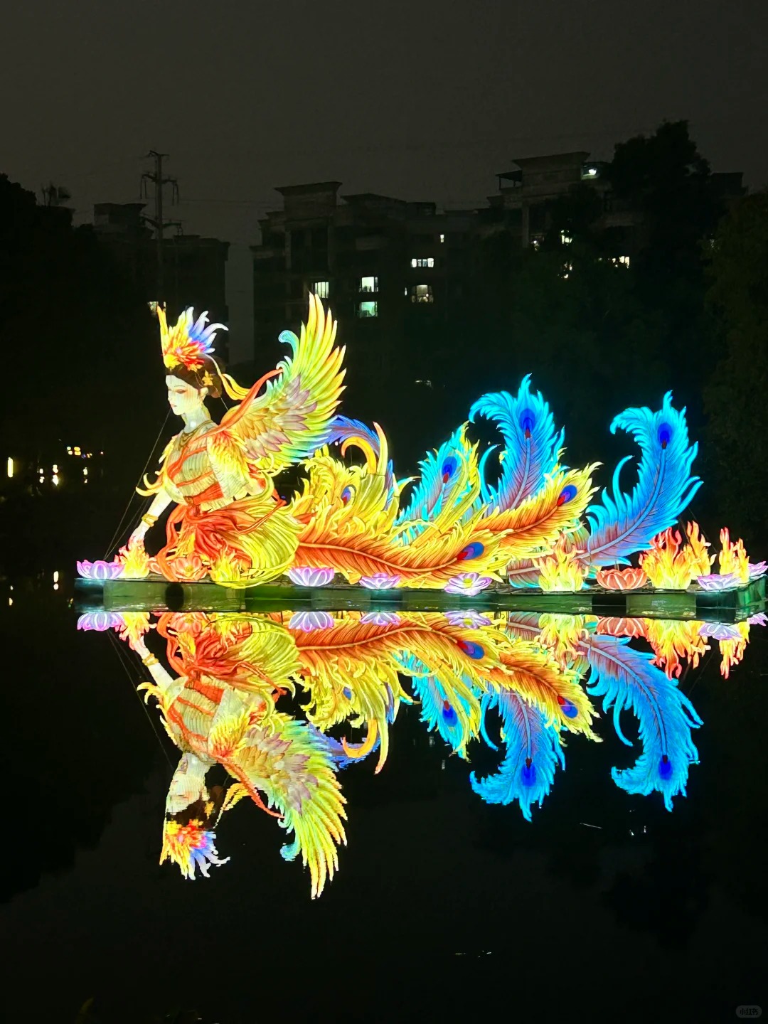 珠海唐家共樂園燈會盛大開園‼️從跨年嗨到元宵，光影盛宴持續綻放，滿園華燈璀璨就位，邀你共赴山海燈夢～