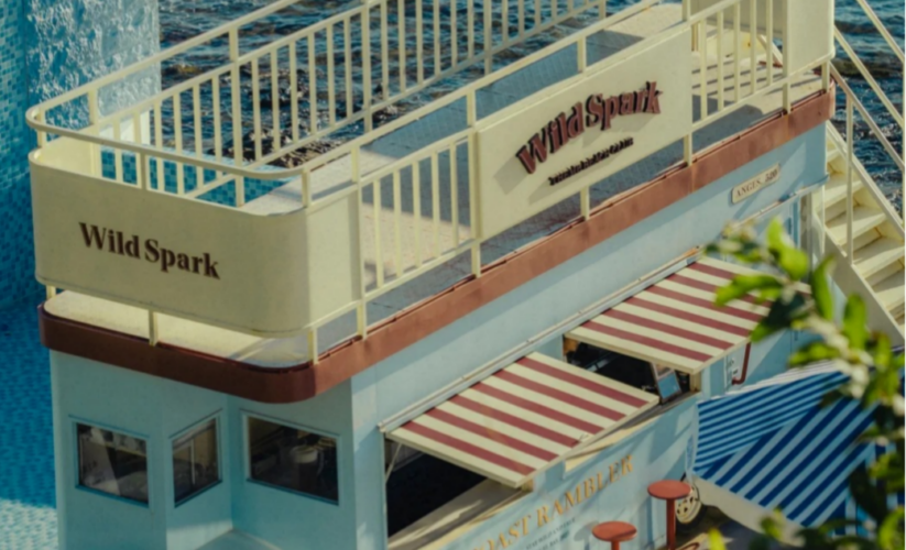 不能錯過的深圳最美海邊車站餐吧，如此夢幻的海邊，冬日海邊列車，美得讓人失語的海邊落日，如夢幻一般