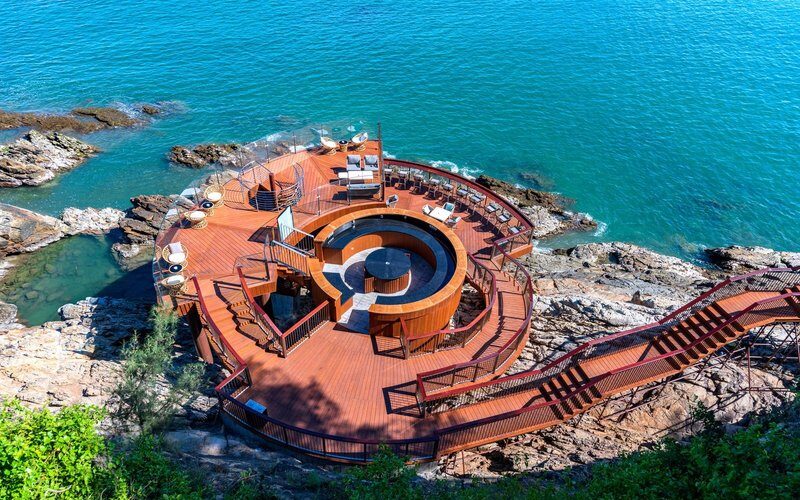 人均$192就能住上國際知名設計師設計的度假酒店，就在惠州雙月灣日出銀沙酒店，躺在床上就能看到藍藍的果凍海真的美哭了！